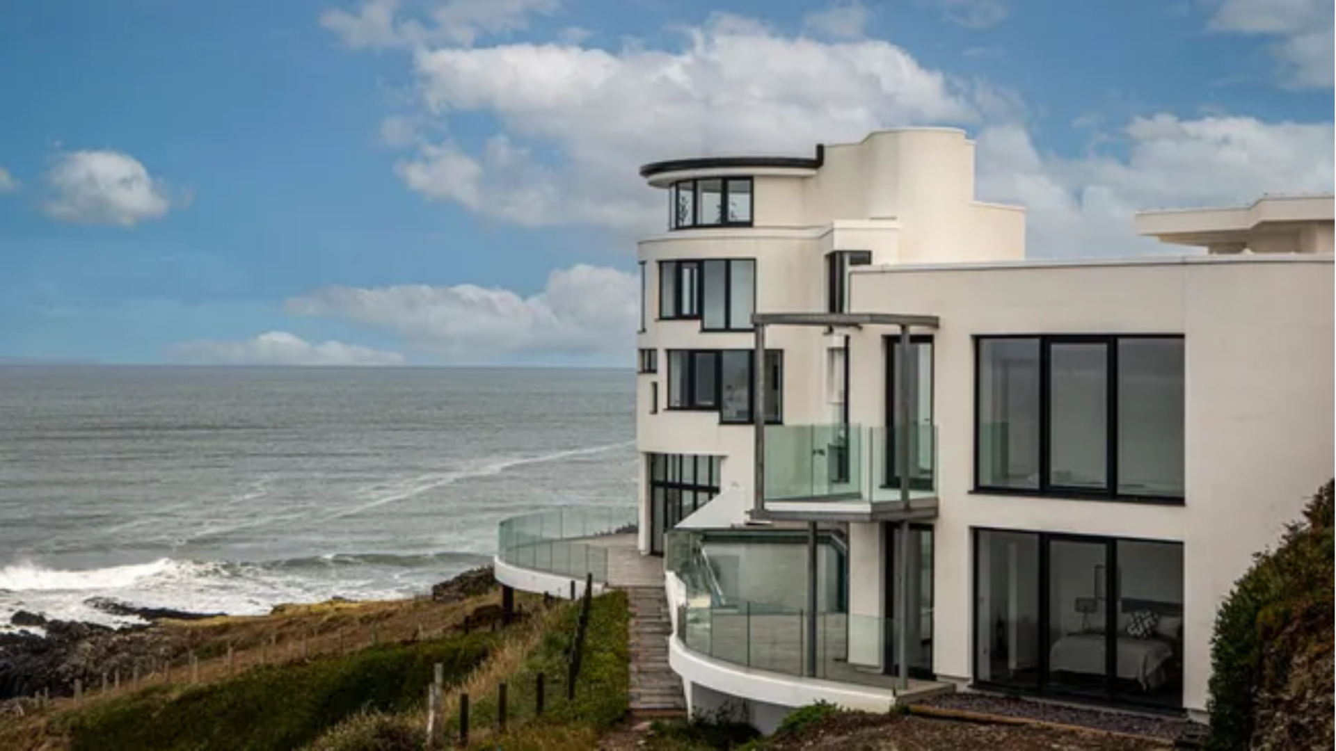 7 of The Best Grand Designs in the UK: Iconic Homes that Redefine ...